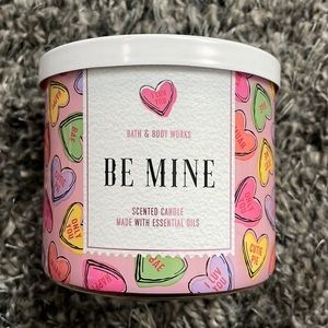 Bath and Bodyworks be mine candle